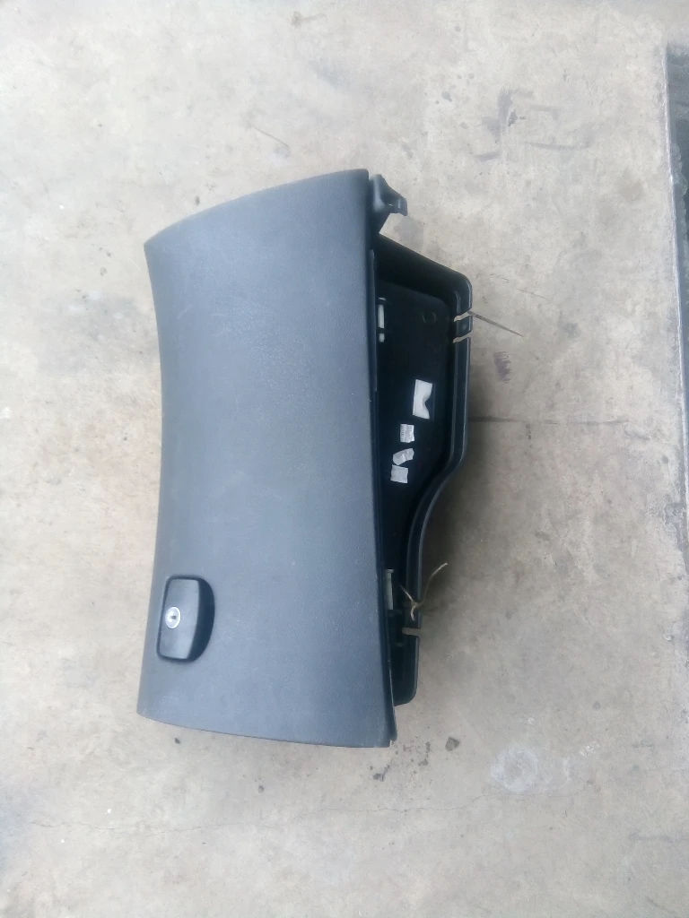 Жабка Пежо 607