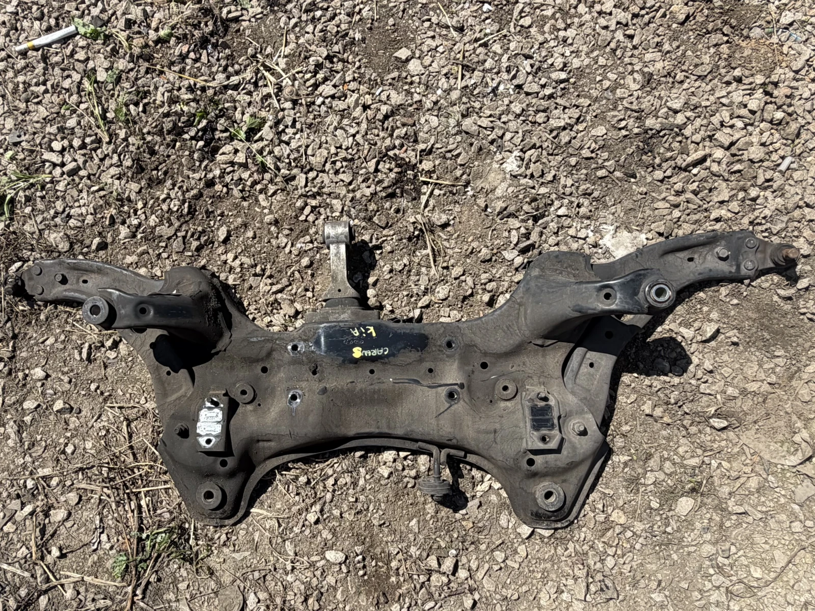 Kia Carens 2014г преден мост магаре