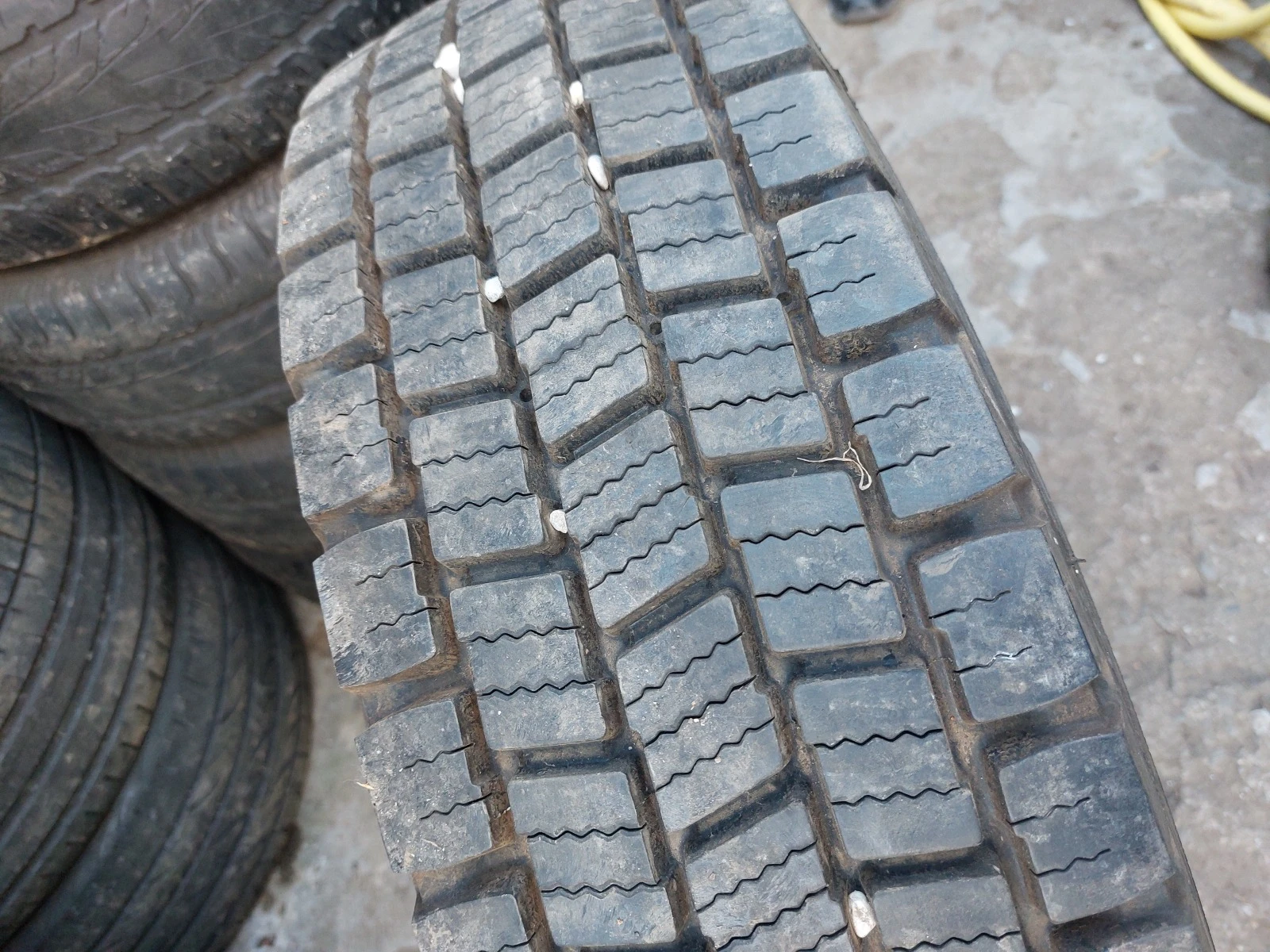 ���� 215/75R17.5 | Mobile.bg � ����������� 2