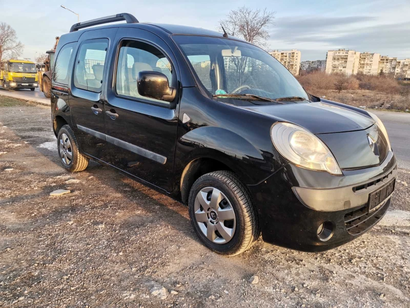 Renault Kangoo 1.6i/ПЕРФЕКТЕН, снимка 3 - Автомобили и джипове - 47064336