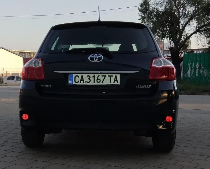 Toyota Auris 144000км, снимка 3 - Автомобили и джипове - 47467990