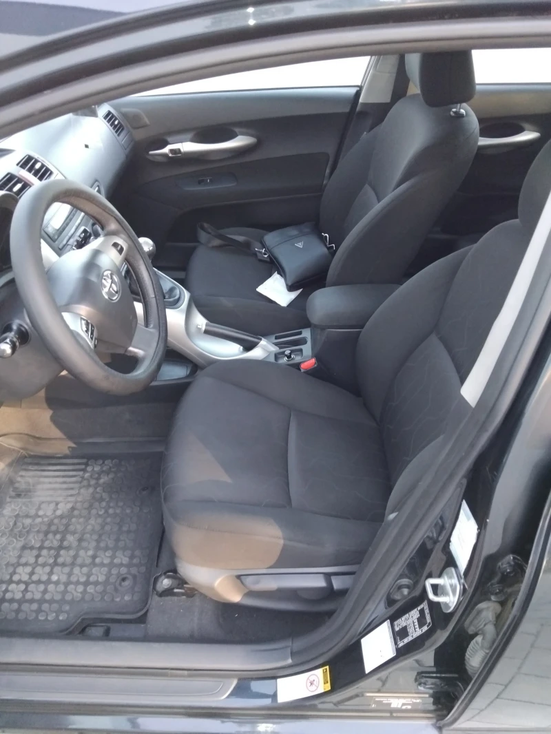 Toyota Auris 144000км, снимка 8 - Автомобили и джипове - 47467990