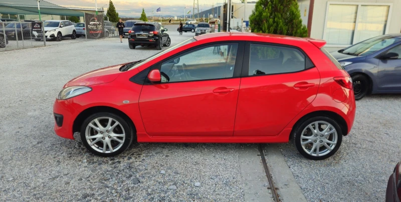 Mazda 2 1.4D.2009г.ТОП.състояние, снимка 8 - Автомобили и джипове - 47500206