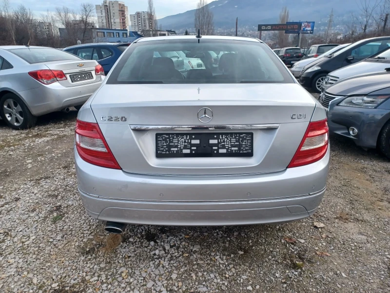 Mercedes-Benz C 220, снимка 4 - Автомобили и джипове - 49401368