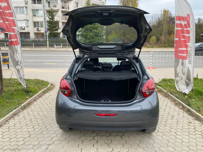 Peugeot 208 1.6HDi/EURO.6B, снимка 16 - Автомобили и джипове - 52453736