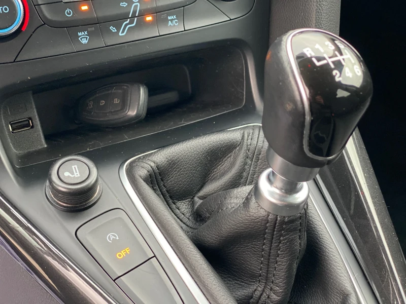 Ford Focus 1.5TDCI/BUSINESS/64000/Navi/Kamera, снимка 14 - Автомобили и джипове - 52640500