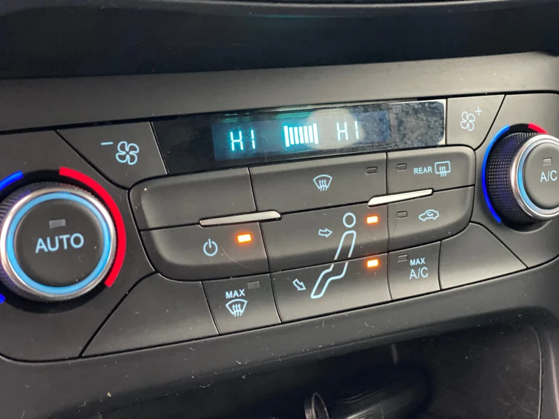 Ford Focus 1.5TDCI/BUSINESS/64000/Navi/Kamera, снимка 15 - Автомобили и джипове - 52640500