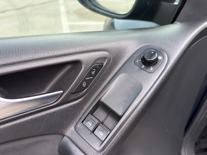 VW Golf 2.0TDI, снимка 7 - Автомобили и джипове - 53063702