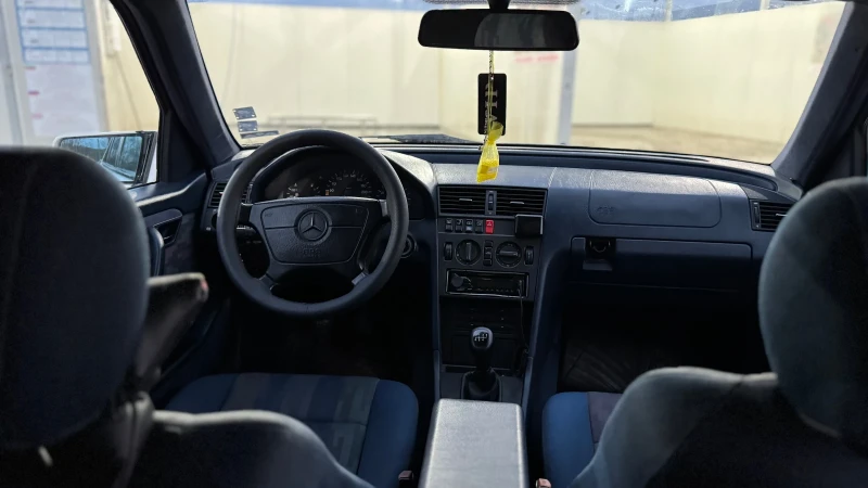 Mercedes-Benz C 180, снимка 13 - Автомобили и джипове - 53477854