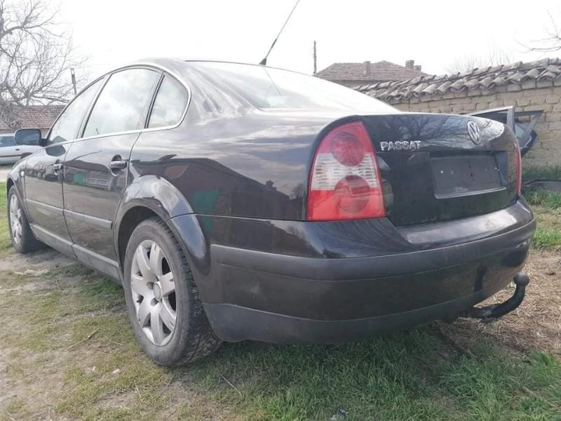 VW Passat 2.3 бензин на части , снимка 2 - Автомобили и джипове - 36625137