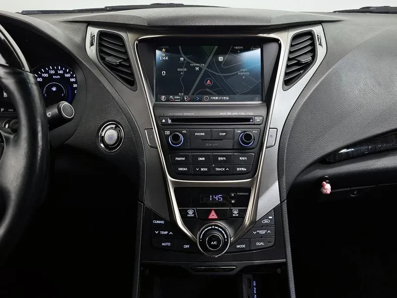 Hyundai Grandeur 2.4, снимка 15 - Автомобили и джипове - 54625793