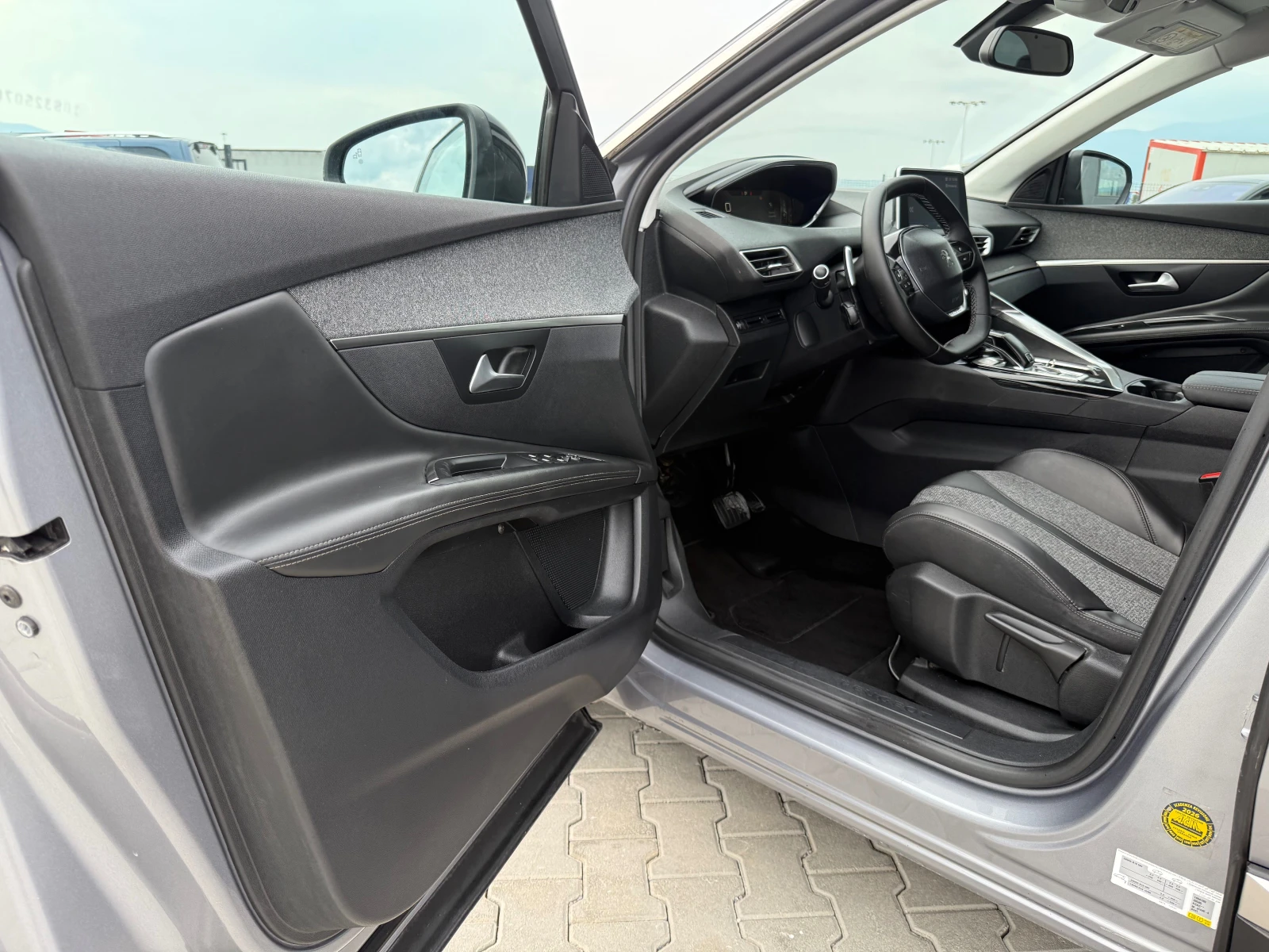 Peugeot 3008 1.6 hdi 120 ks Собствен лизинг !!! - изображение 9