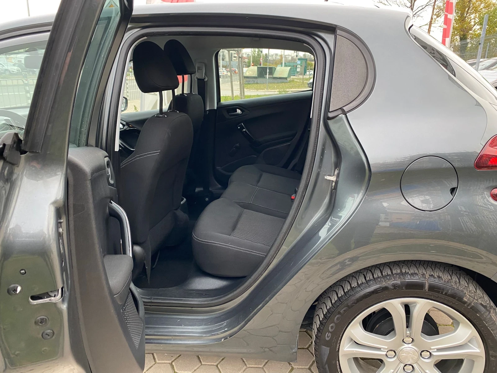 Peugeot 208 1.6HDi/EURO.6B | Mobile.bg   14