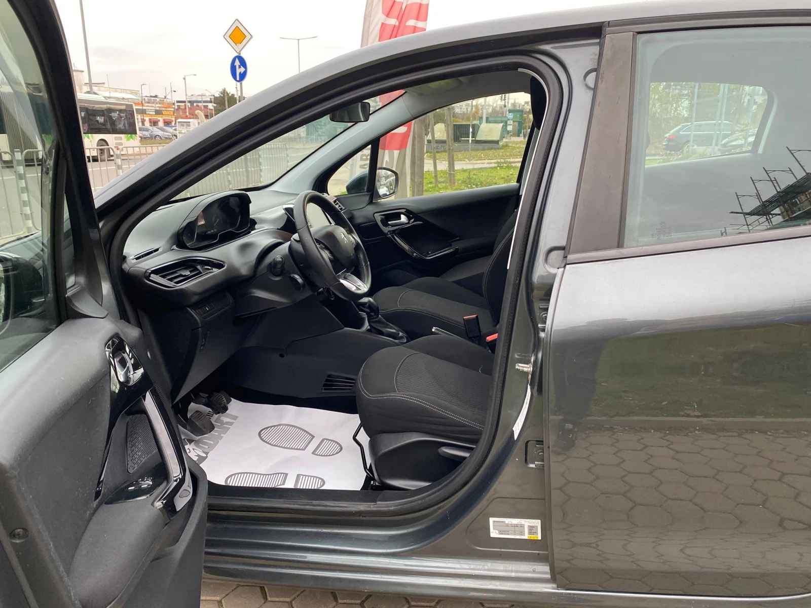 Peugeot 208 1.6HDi/EURO.6B - изображение 8