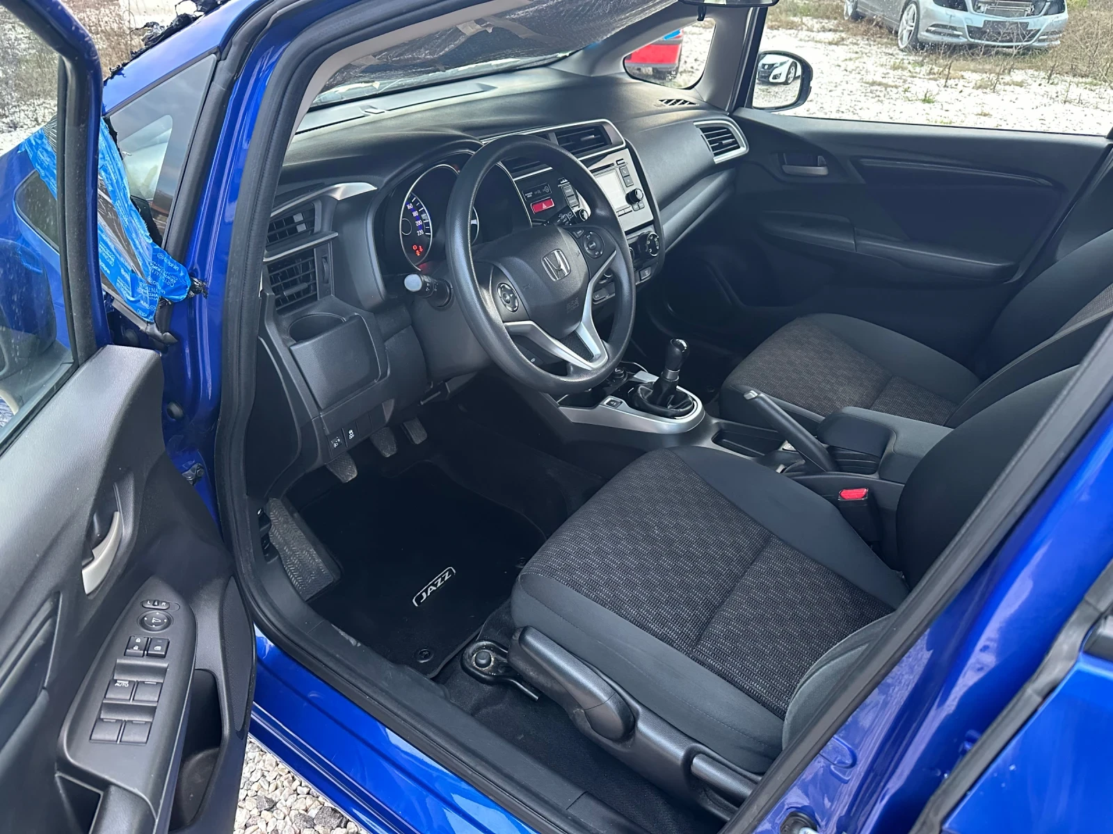 Honda Jazz 1.3 i-VTEC - изображение 9