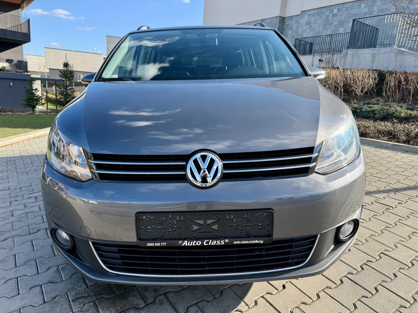 VW Touran 1.6 TDI АВТОМАТ/НАВИ/7-МЕСТЕН - изображение 2