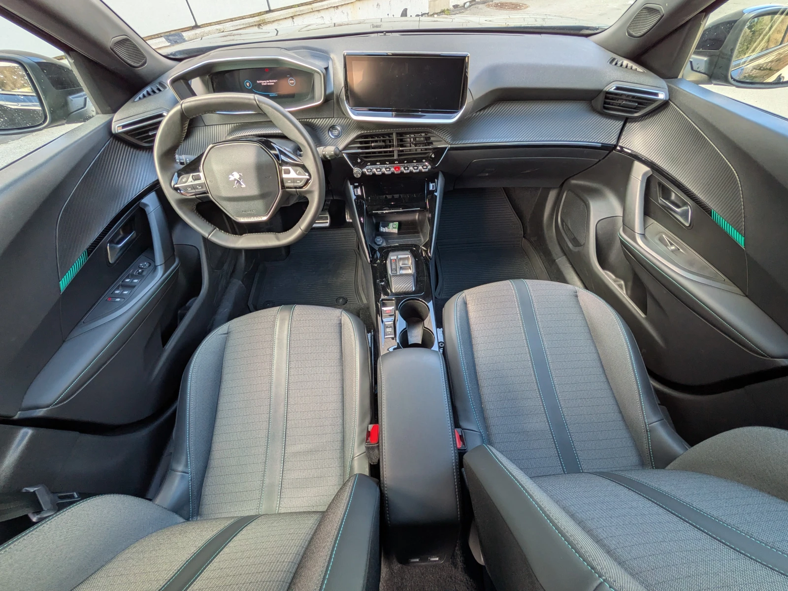 Peugeot 2008 e-Allure, снимка 7 - Автомобили и джипове - 53767158