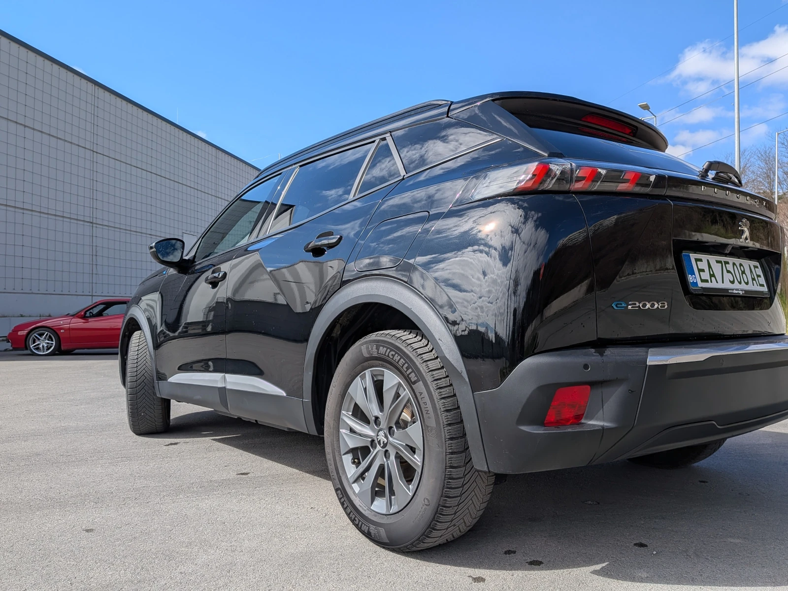 Peugeot 2008 e-Allure, снимка 5 - Автомобили и джипове - 53767158