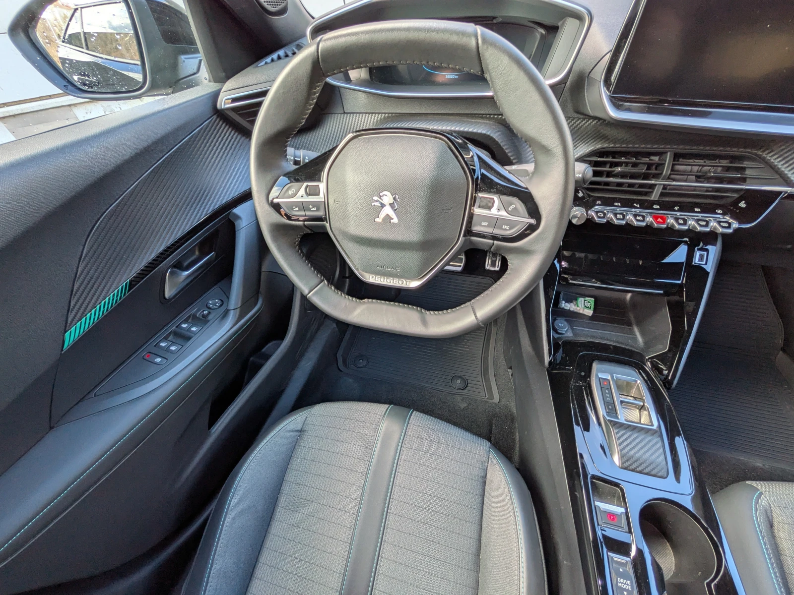 Peugeot 2008 e-Allure, снимка 8 - Автомобили и джипове - 53767158