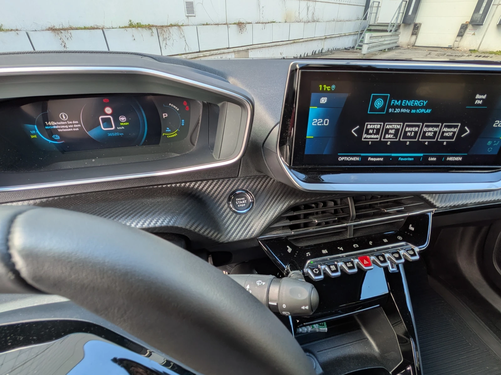 Peugeot 2008 e-Allure, снимка 12 - Автомобили и джипове - 53767158