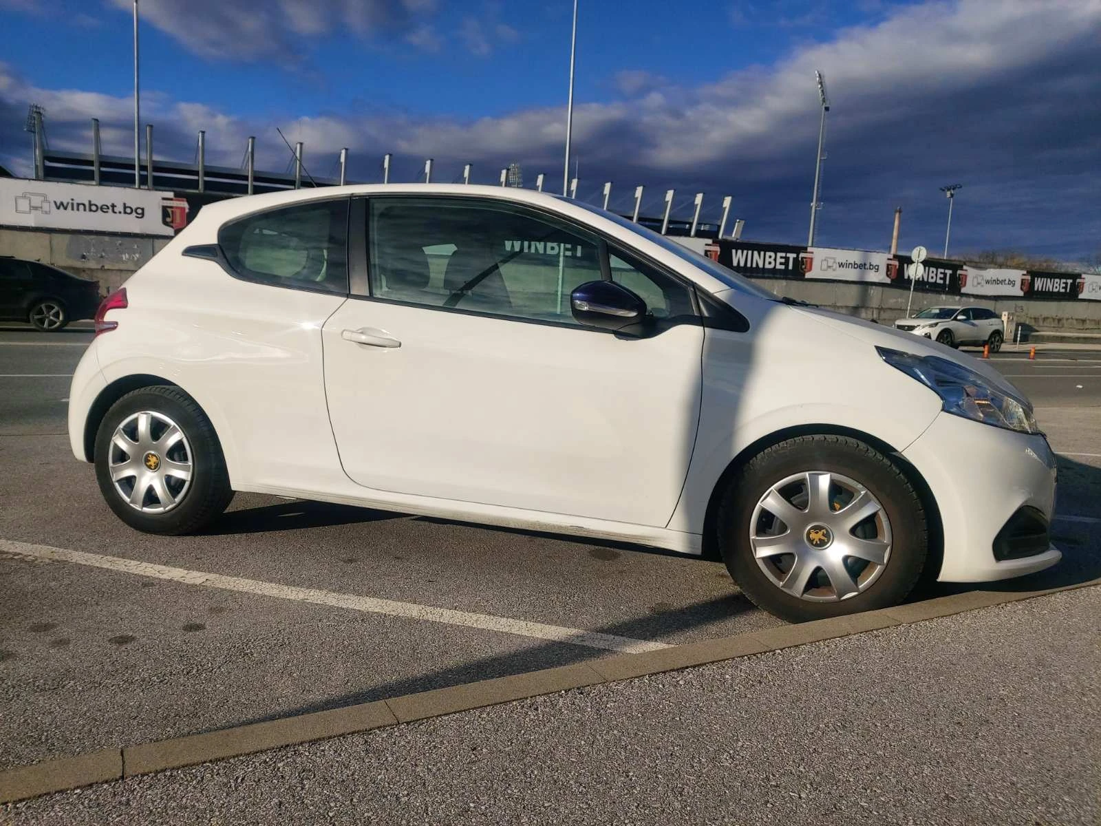 Peugeot 208 Pure Tech, снимка 3 - Автомобили и джипове - 53915323