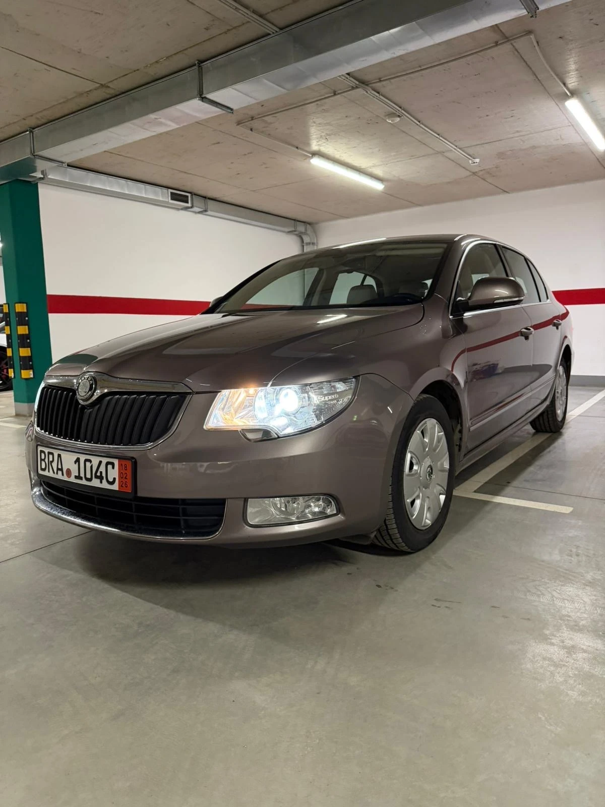 Skoda Superb, снимка 4 - Автомобили и джипове - 54039931