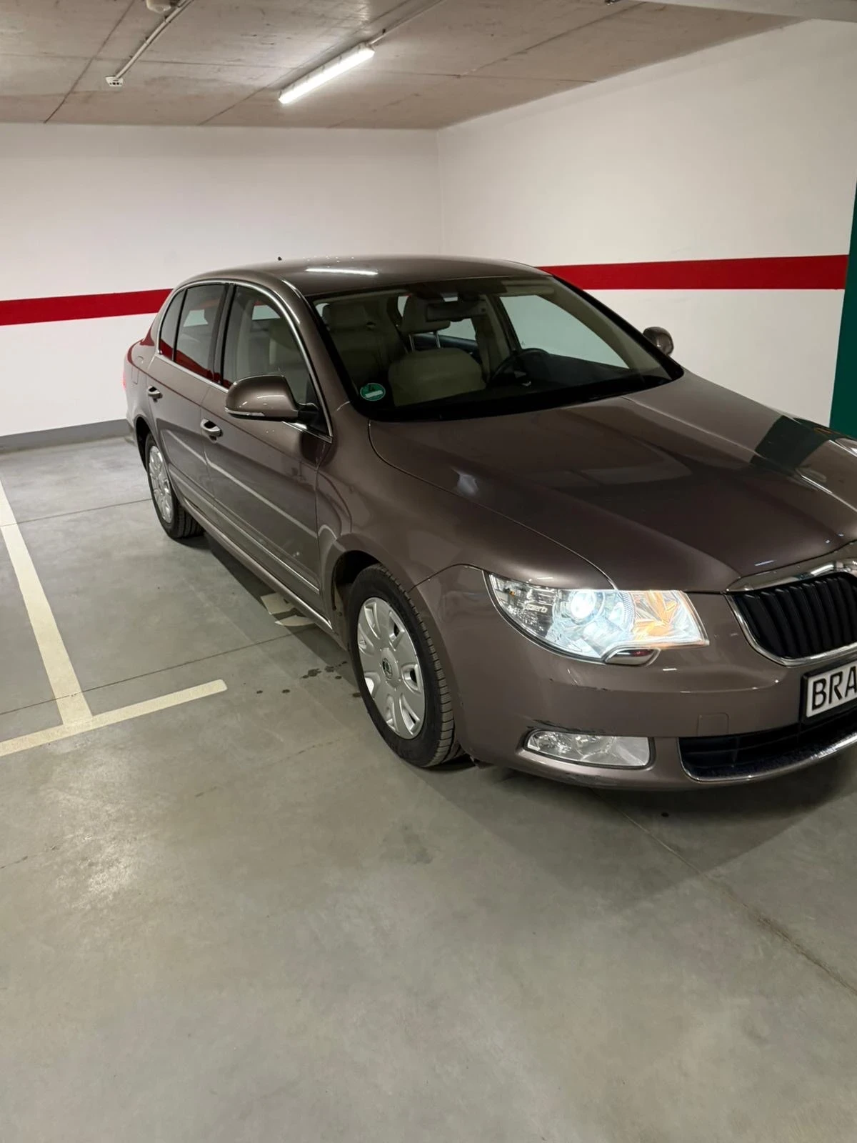 Skoda Superb, снимка 3 - Автомобили и джипове - 54039931