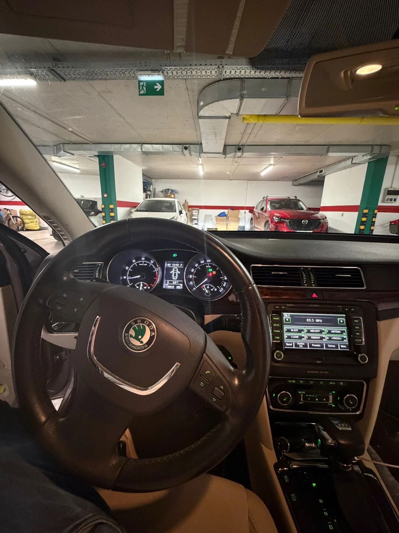 Skoda Superb, снимка 11 - Автомобили и джипове - 54039931