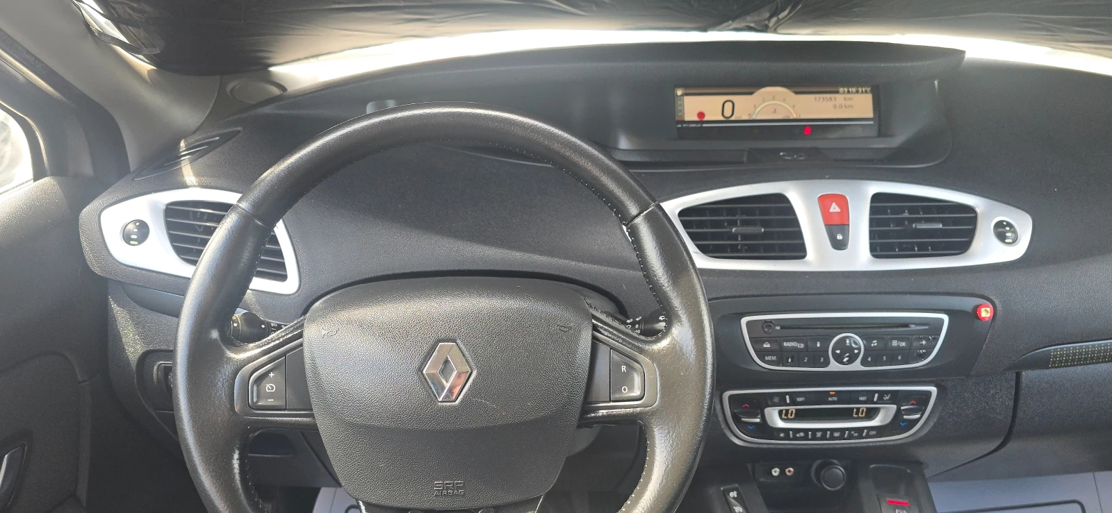 Renault Scenic 1.5DCI 110k.c, снимка 7 - Автомобили и джипове - 54573713