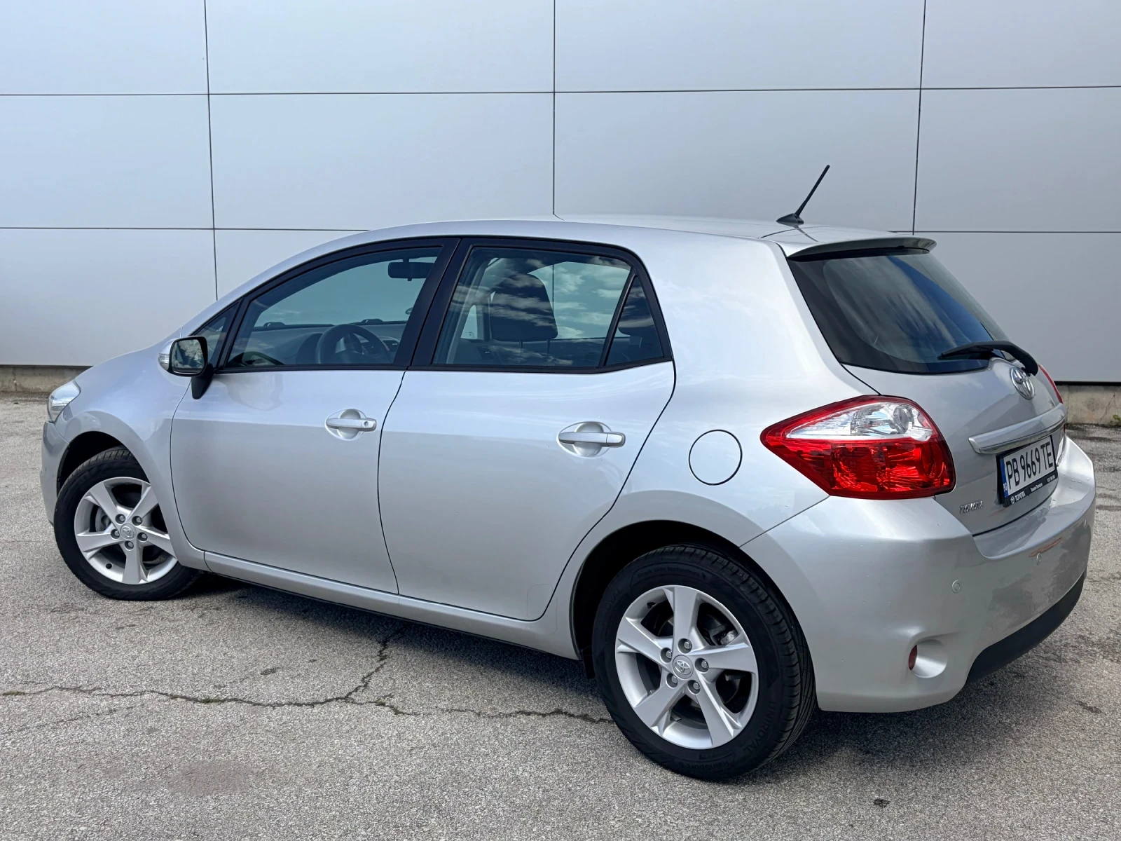 Toyota Auris 1.6 Edition* Климатроник* Сервизна История* 70999к, снимка 4 - Автомобили и джипове - 54659595