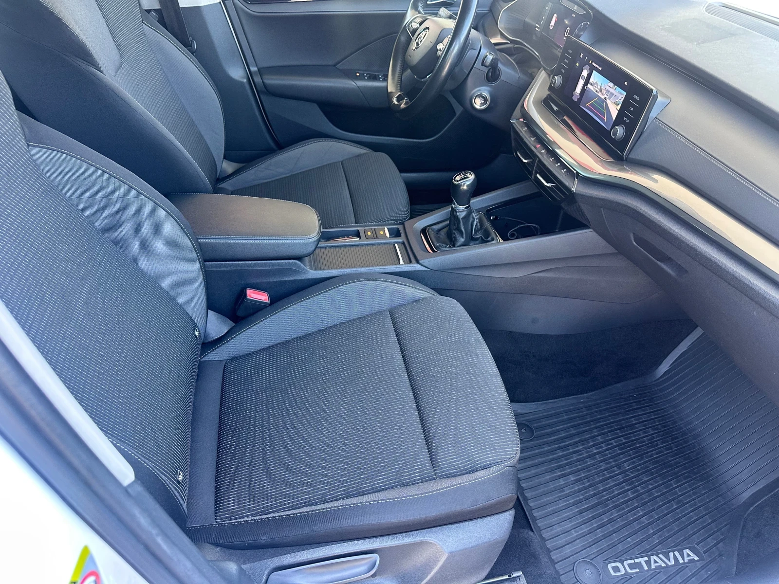 Skoda Octavia 2.0TDI, снимка 6 - Автомобили и джипове - 55476882