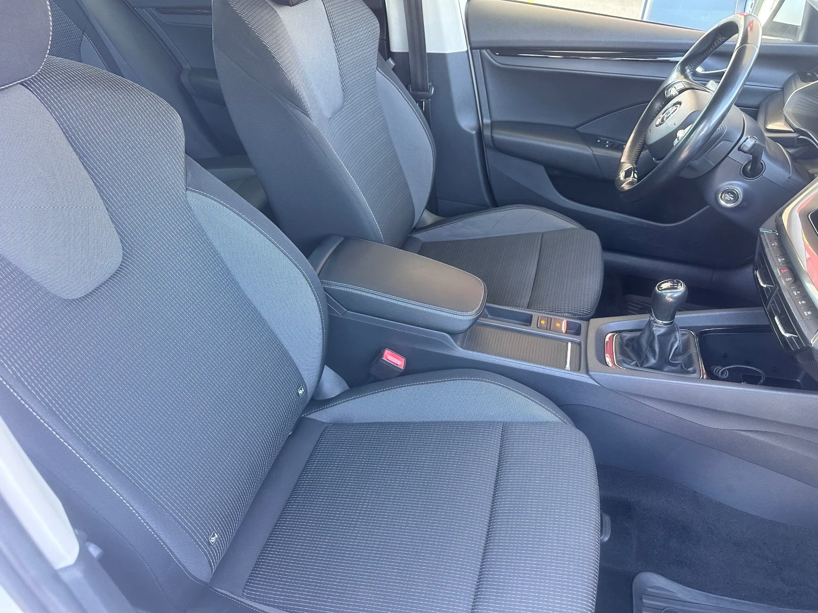 Skoda Octavia 2.0TDI, снимка 5 - Автомобили и джипове - 55688651