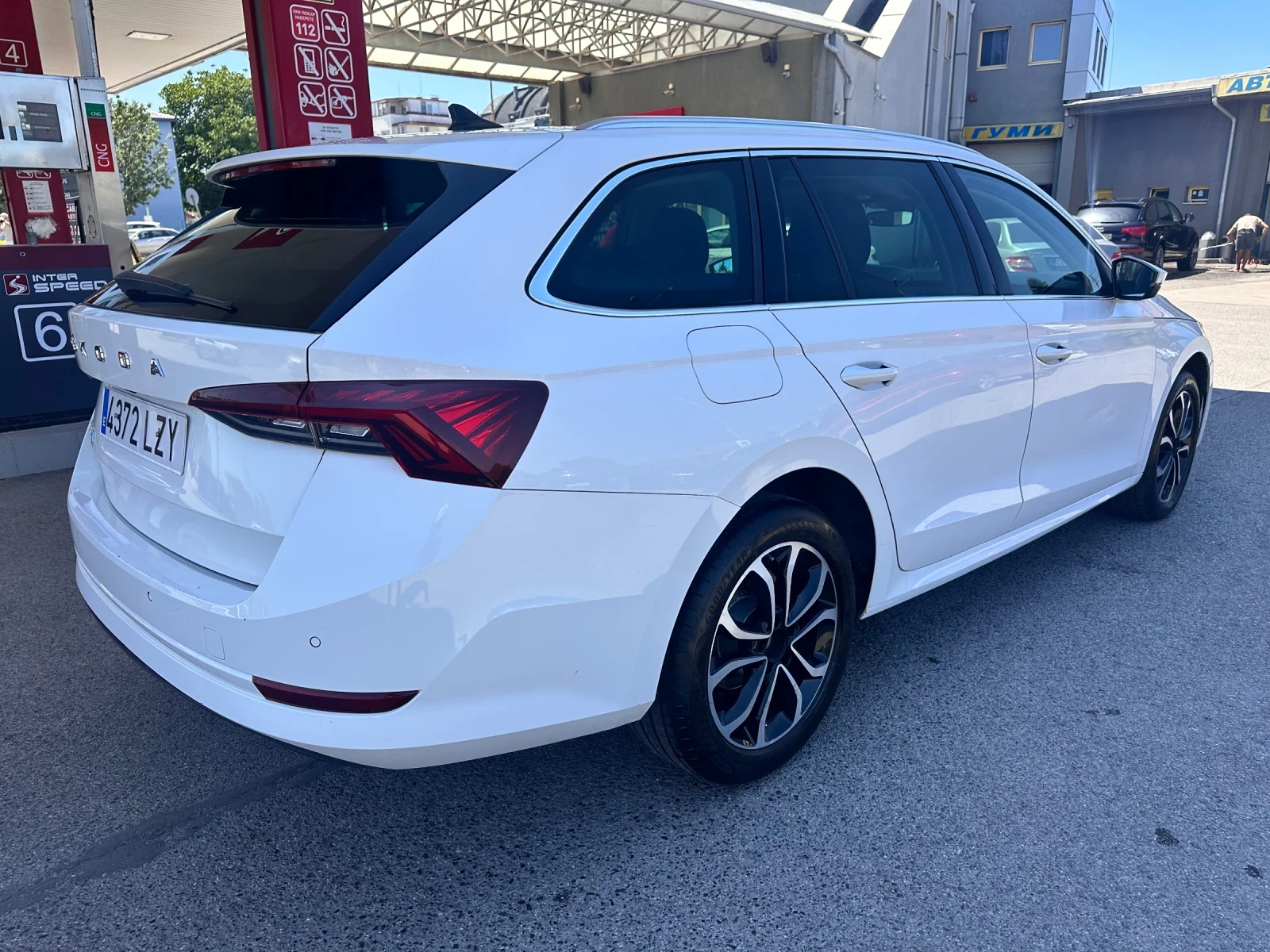 Skoda Octavia 2.0TDI, снимка 3 - Автомобили и джипове - 55476882