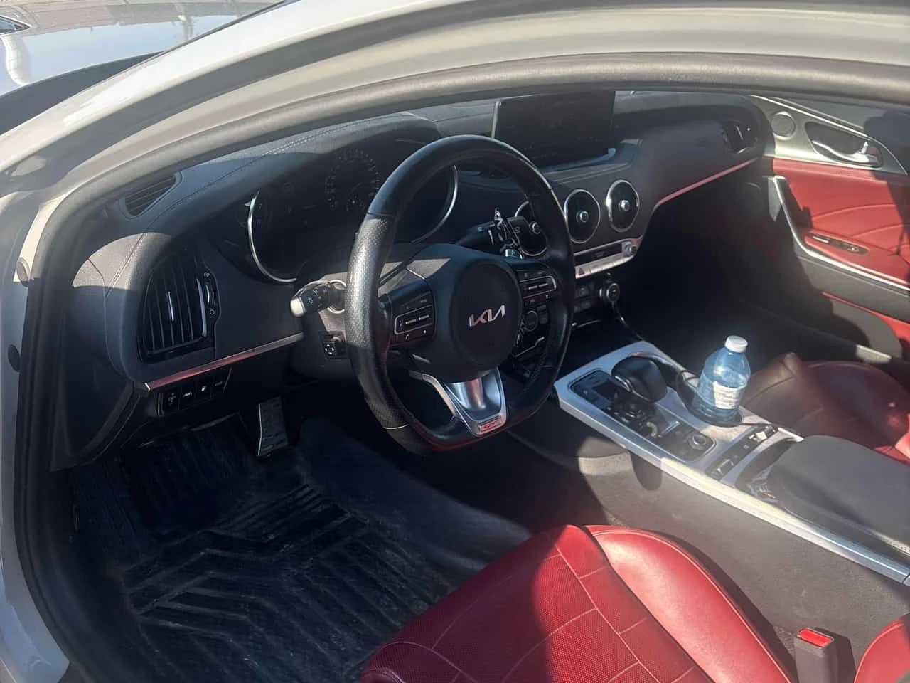 Kia Stinger AWD  CARFAX, снимка 5 - Автомобили и джипове - 55623484