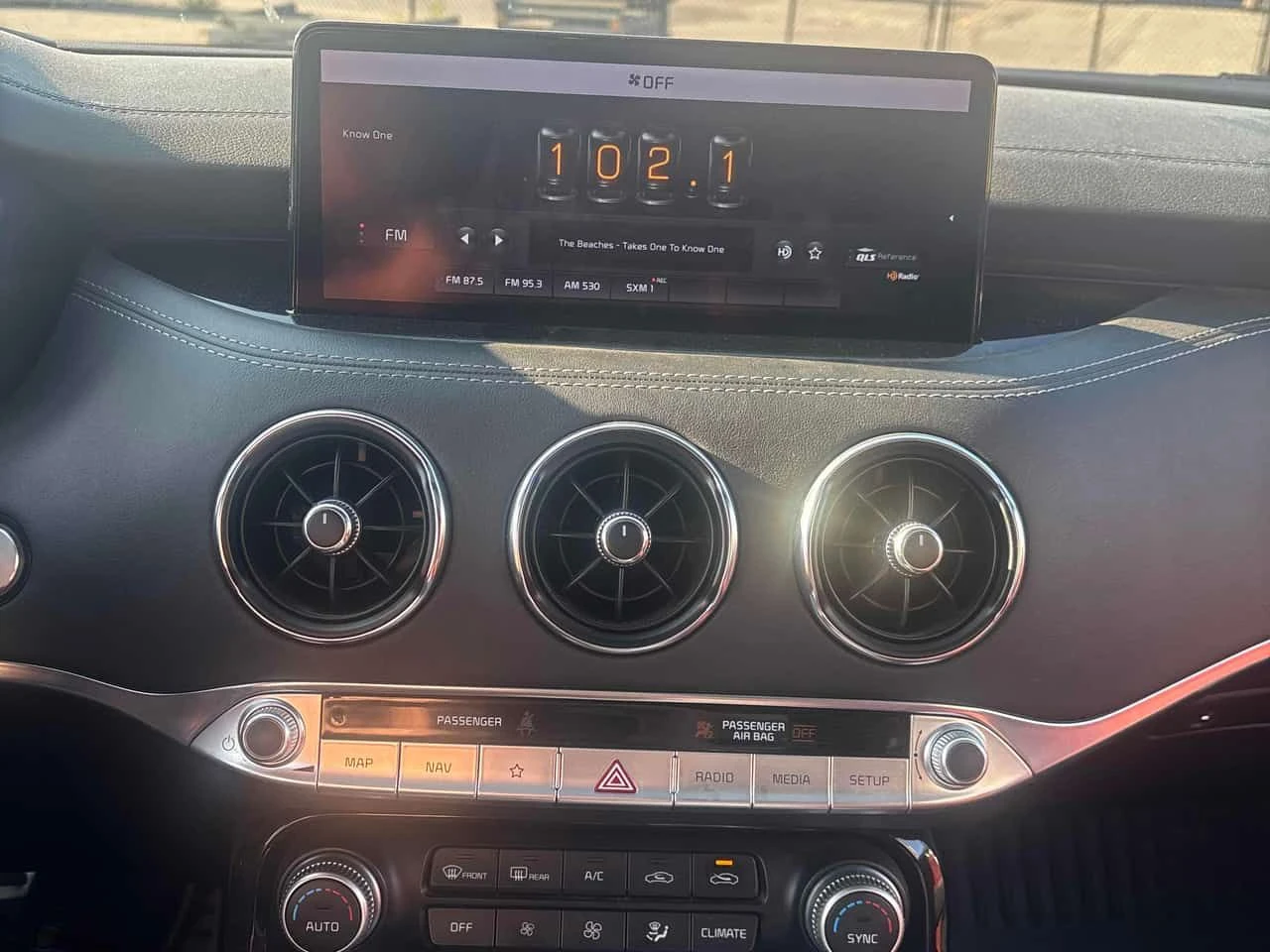 Kia Stinger AWD  CARFAX, снимка 9 - Автомобили и джипове - 55623484