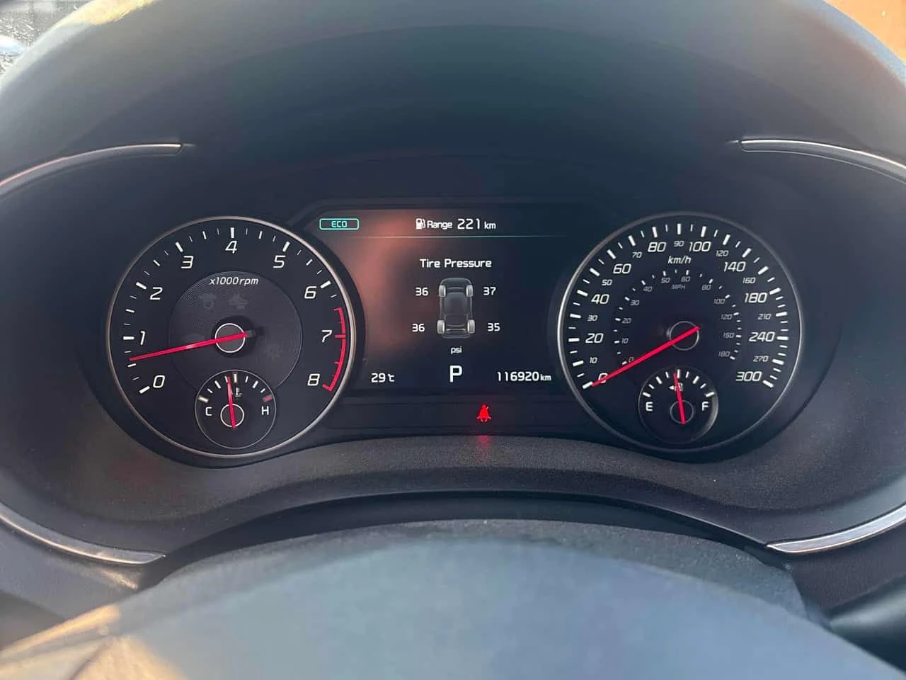 Kia Stinger AWD  CARFAX, снимка 8 - Автомобили и джипове - 55623484