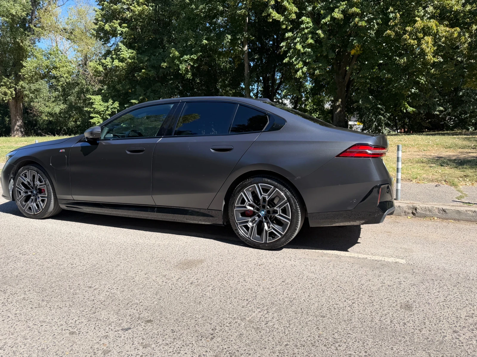 BMW 550 550 E/xDrive/M Sport/, снимка 3 - Автомобили и джипове - 55725860