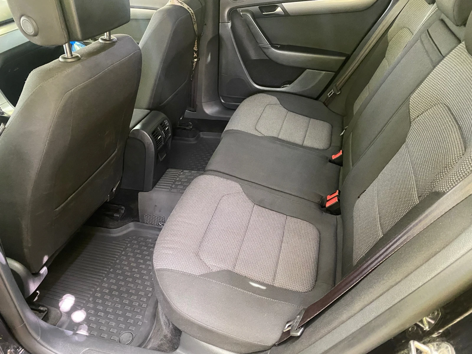VW Passat 1.8 TSI, снимка 12 - Автомобили и джипове - 56059144