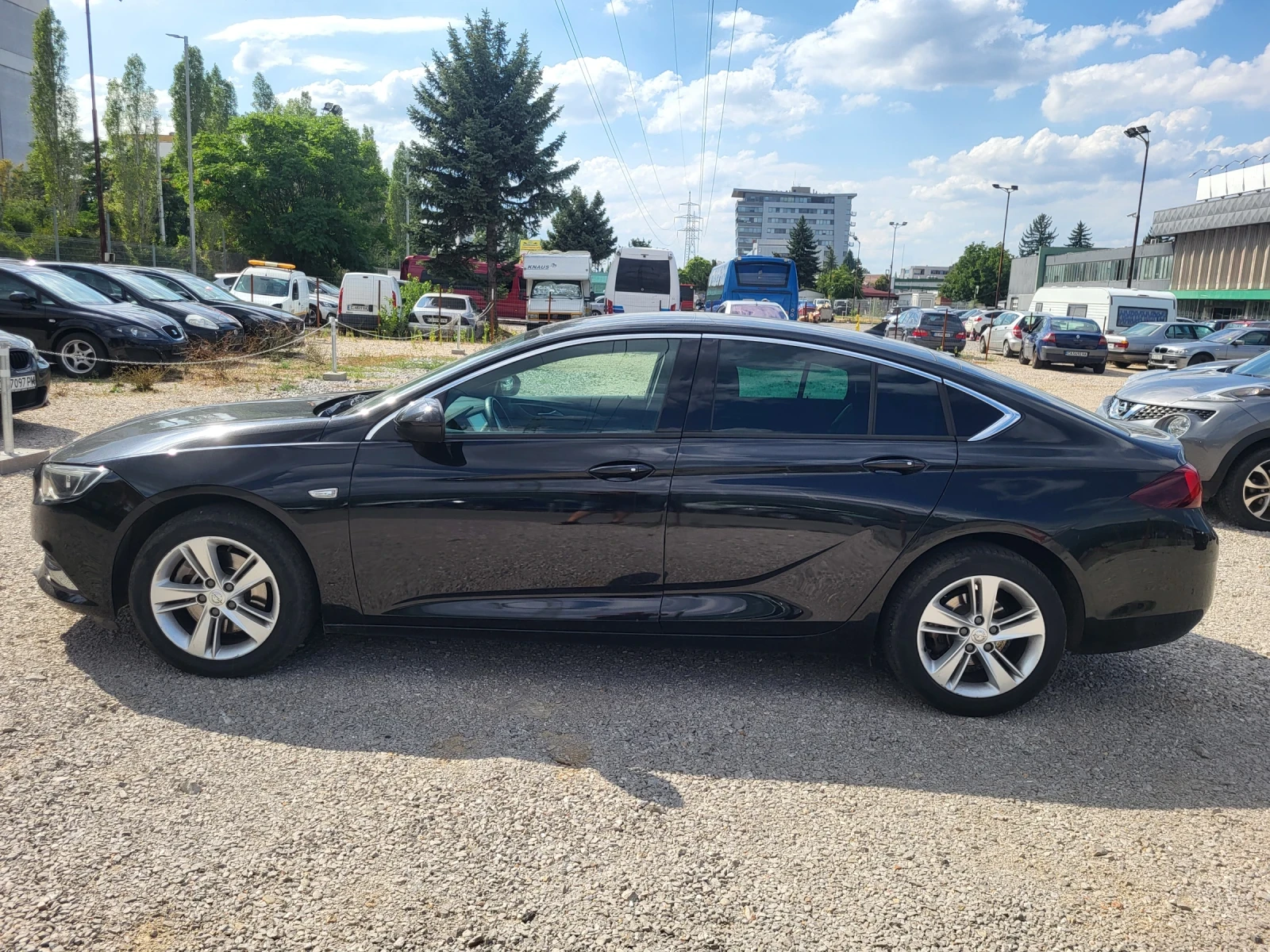 Opel Insignia GRAND SPORT, снимка 3 - Автомобили и джипове - 56140639