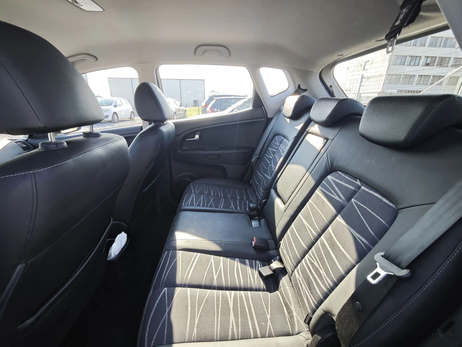 Kia Venga 1.6CRDI 115HP, снимка 10 - Автомобили и джипове - 56149628