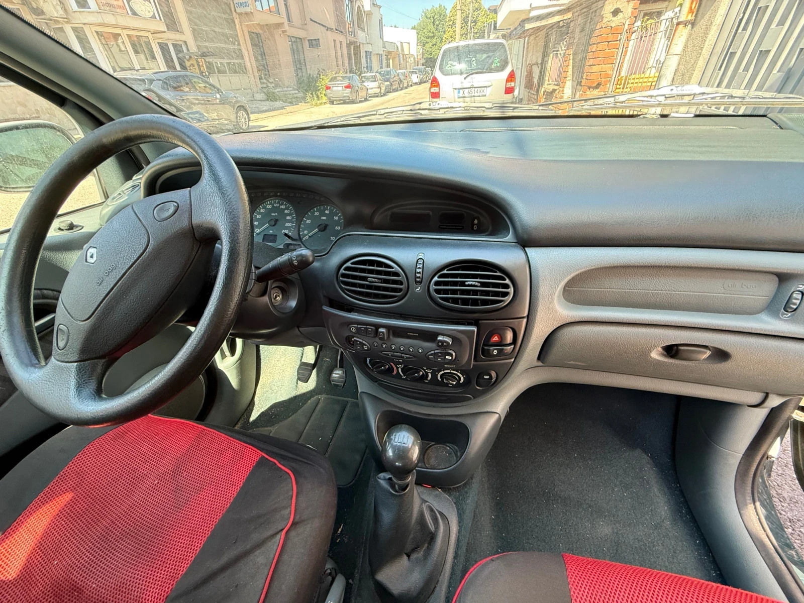 Renault Scenic, снимка 8 - Автомобили и джипове - 56273847