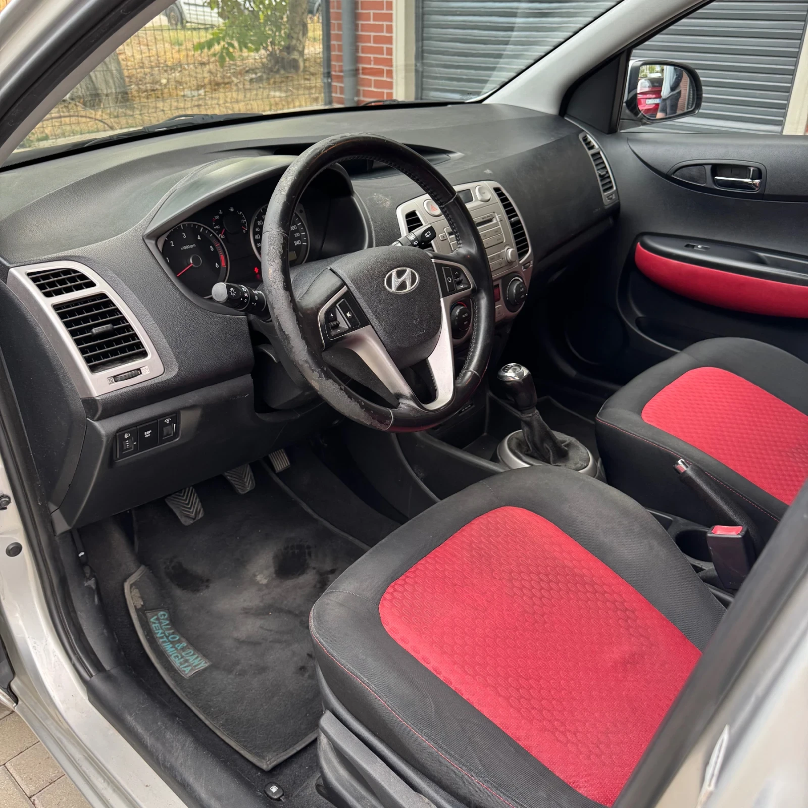 Hyundai I20 CRDi, снимка 6 - Автомобили и джипове - 56318901