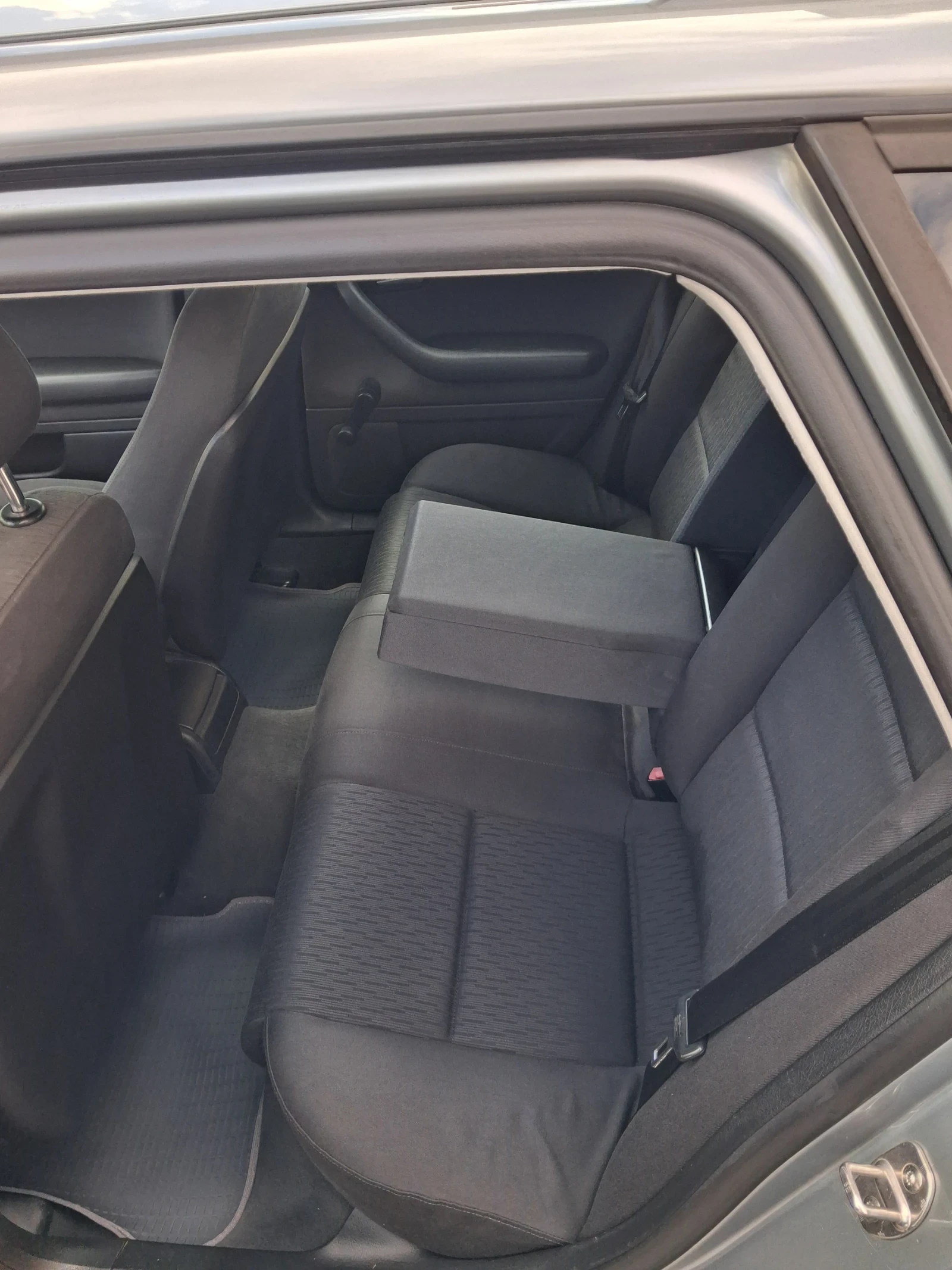 Audi A4 2.0 TDI , снимка 8 - Автомобили и джипове - 56465873