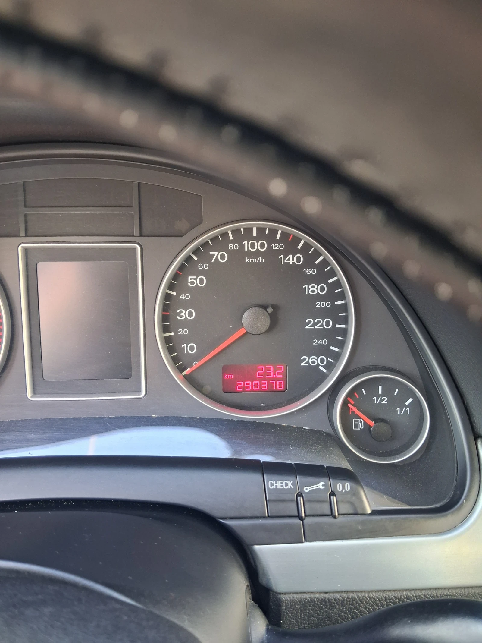 Audi A4 2.0 TDI , снимка 9 - Автомобили и джипове - 56465873