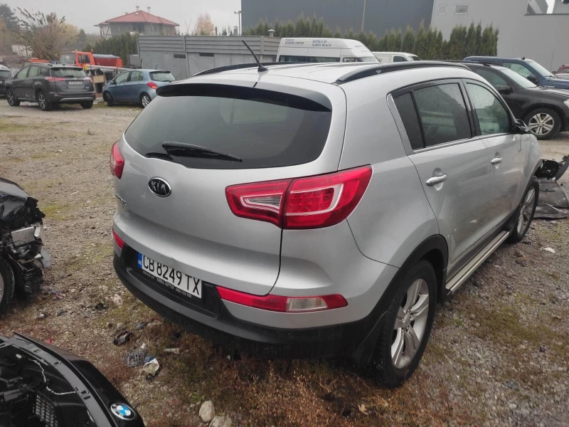 Kia Sportage 2.0 на части, снимка 3 - Автомобили и джипове - 48181457