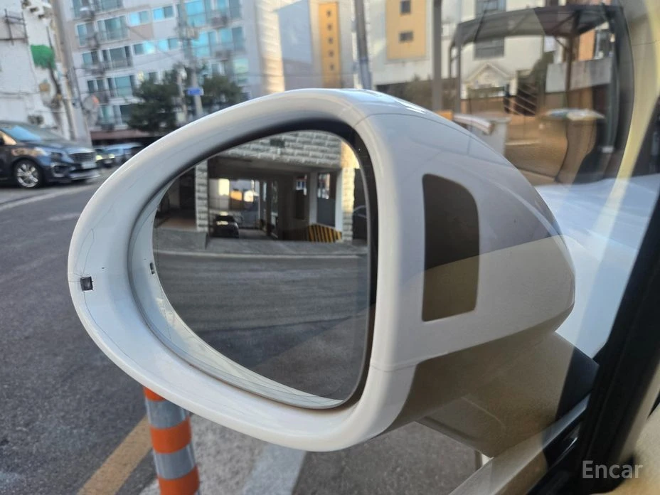 Porsche Macan, снимка 8 - Автомобили и джипове - 54223445