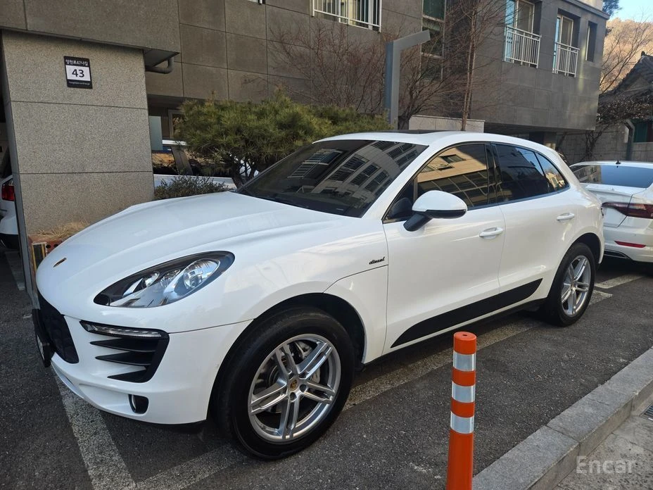 Porsche Macan, снимка 4 - Автомобили и джипове - 54223445