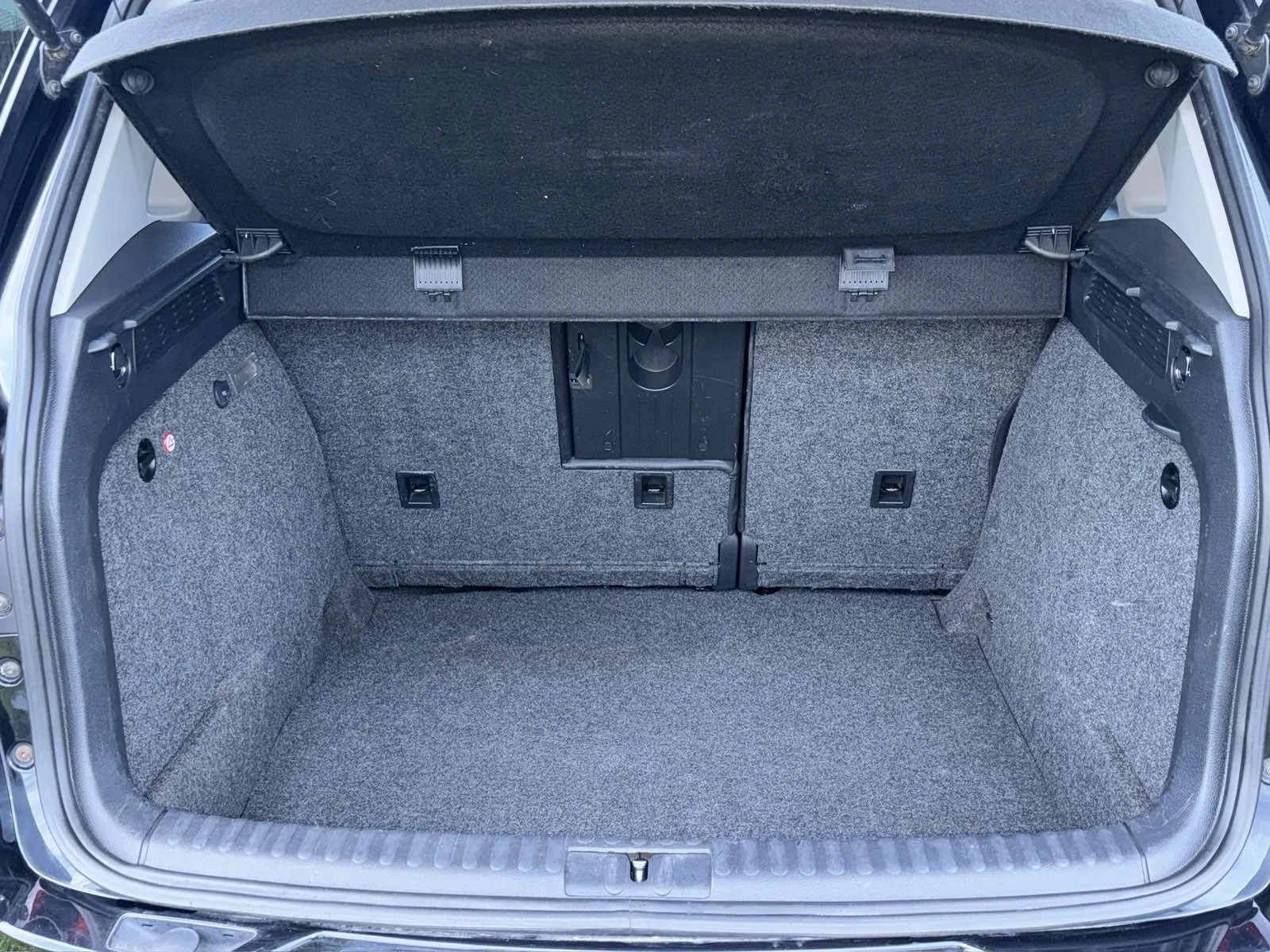 VW Tiguan, снимка 7 - Автомобили и джипове - 54389991