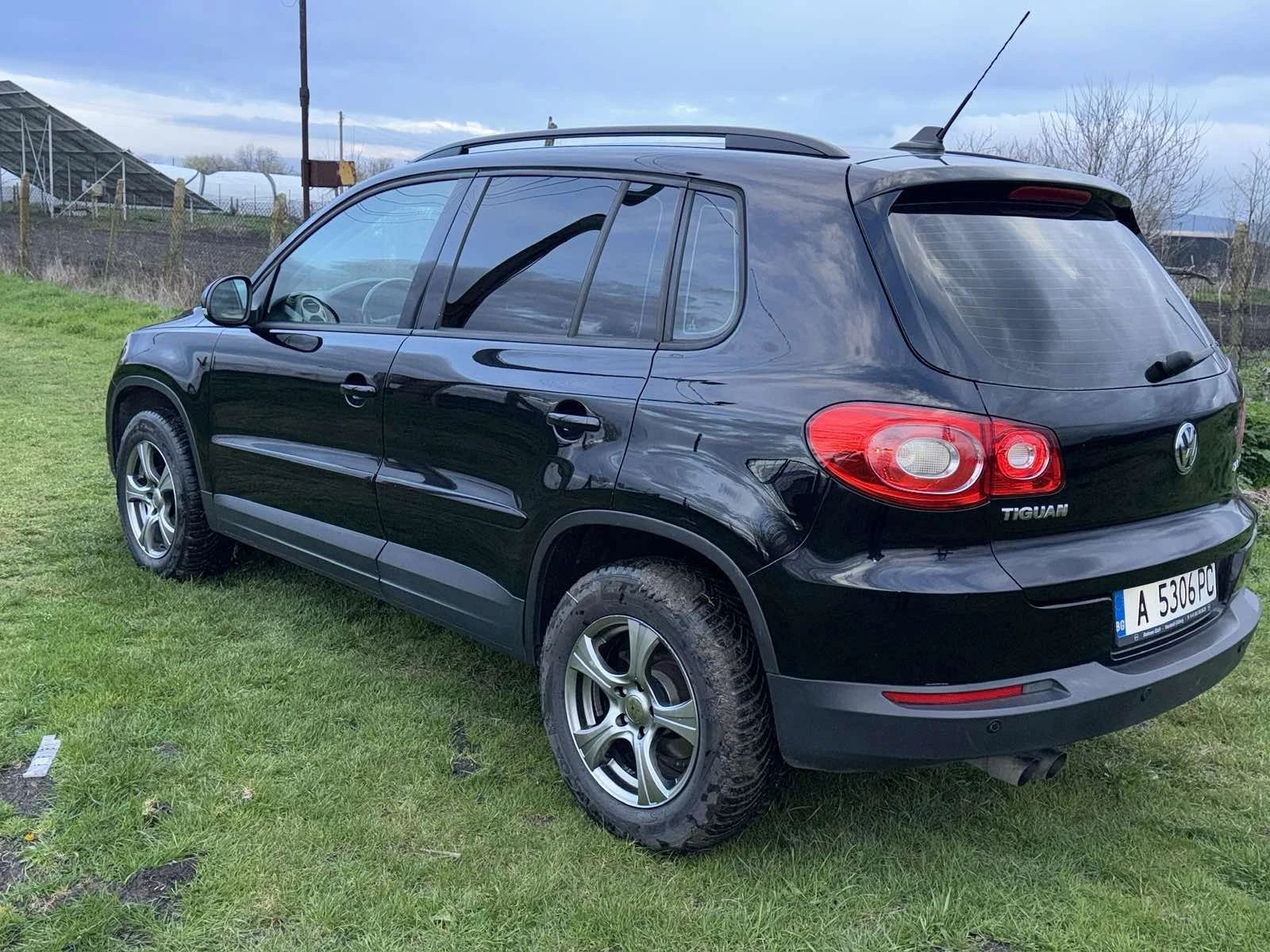VW Tiguan, снимка 12 - Автомобили и джипове - 54389991