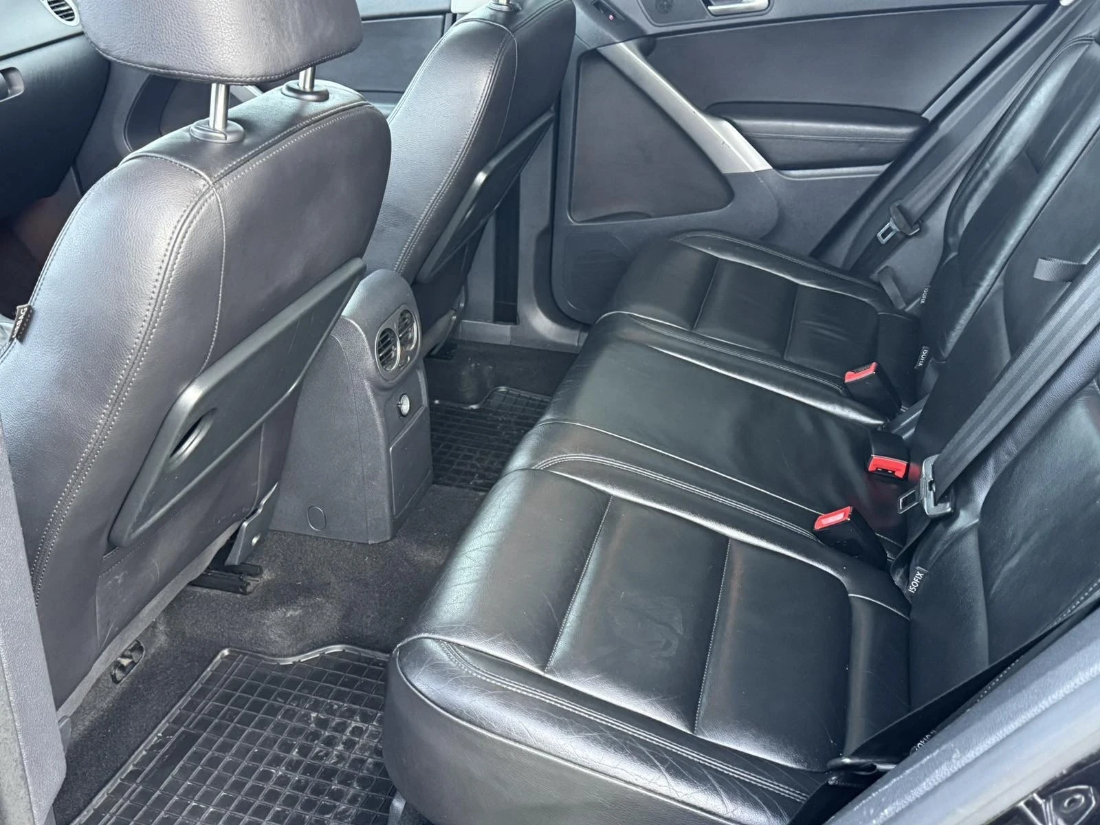 VW Tiguan, снимка 15 - Автомобили и джипове - 54389991